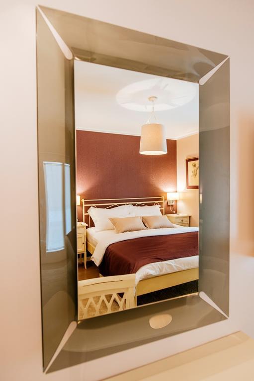 Suites One Zara Esterno foto