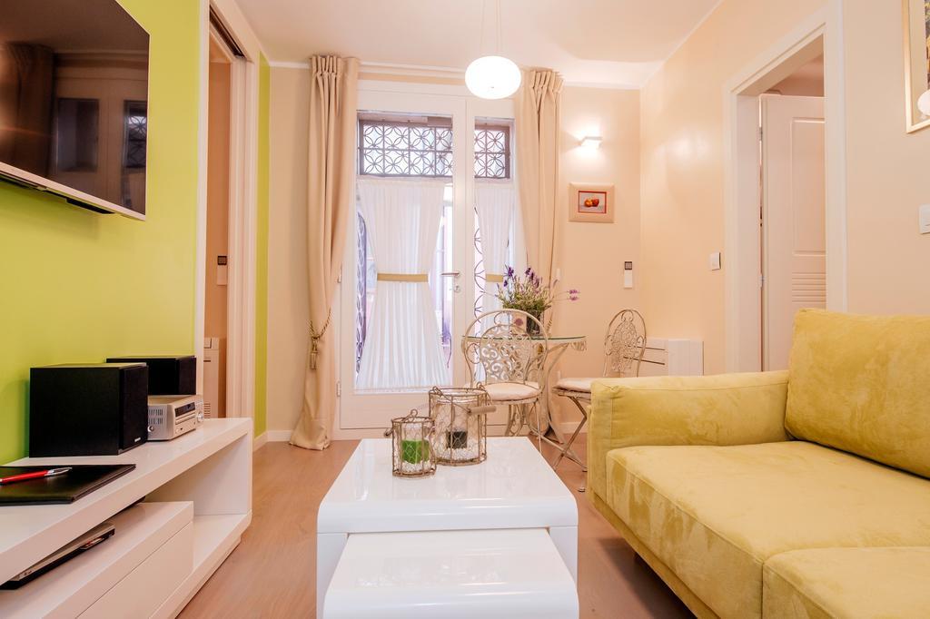 Suites One Zara Esterno foto